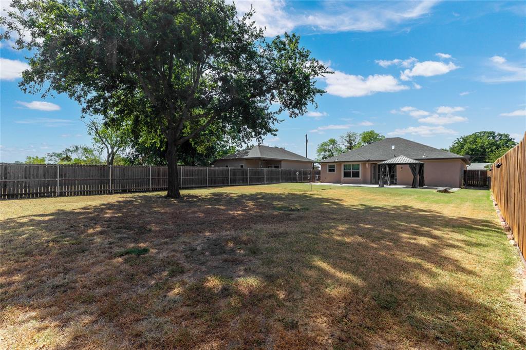 115 Bluebonnet Drive Property Photo 28