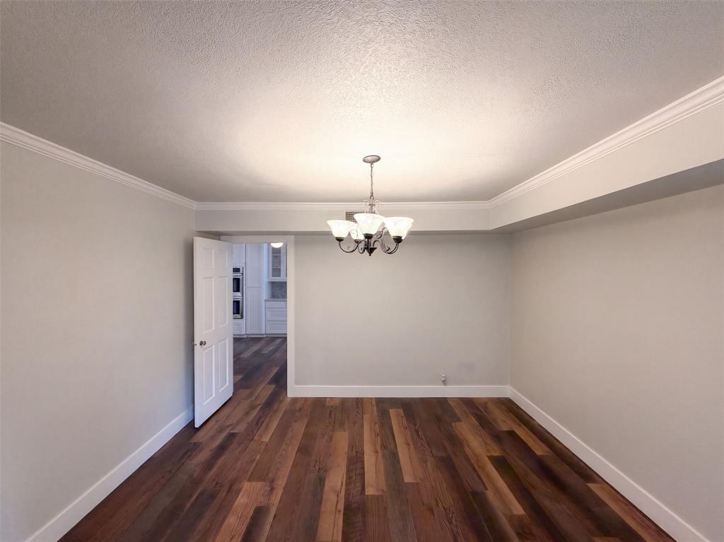 923 S Lindsay Street Property Photo 5