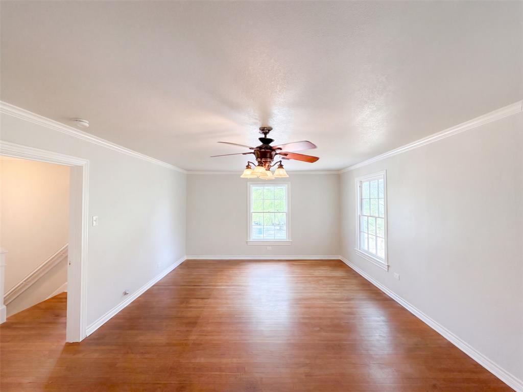923 S Lindsay Street Property Photo 10