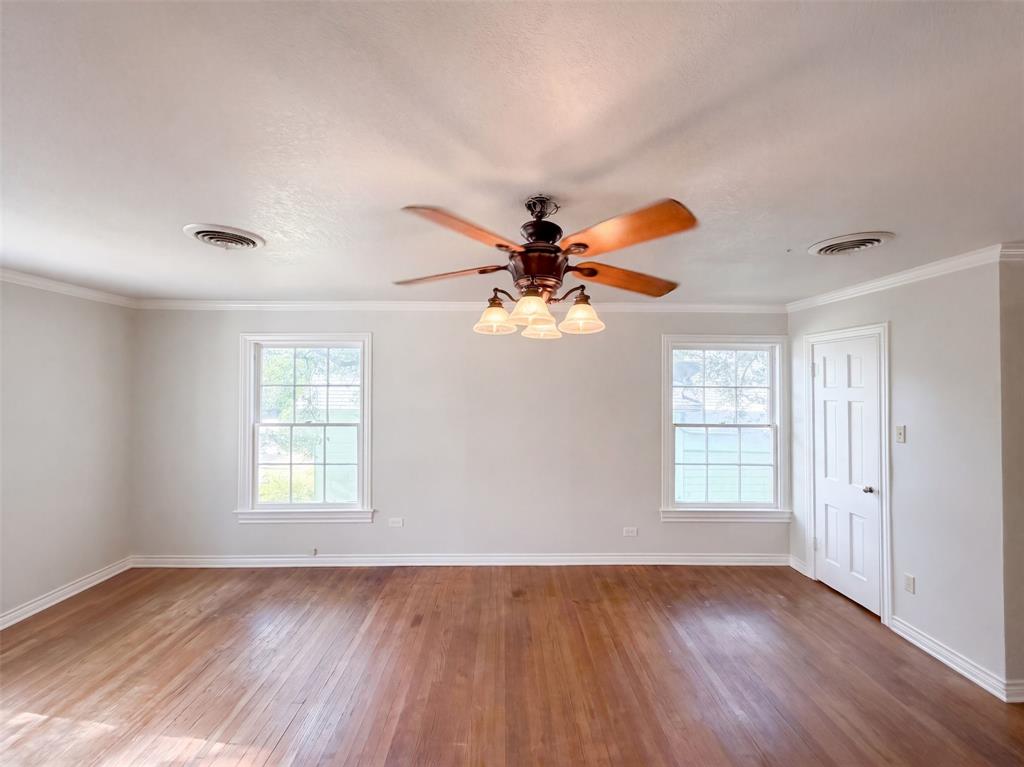 923 S Lindsay Street Property Photo 11