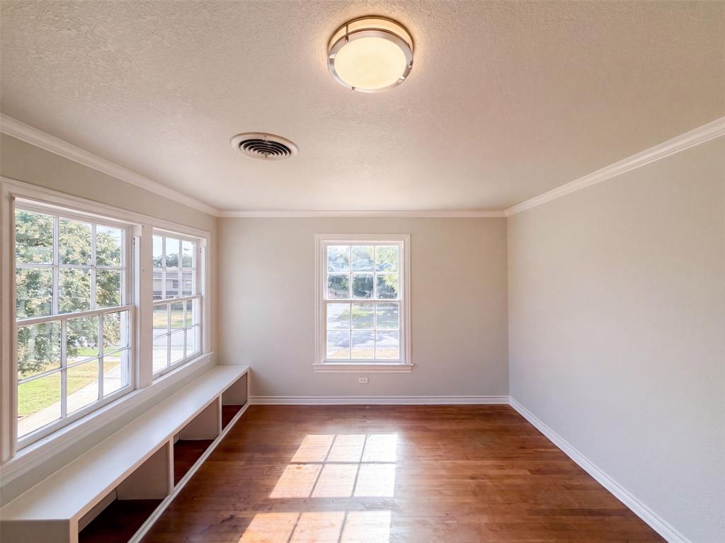 923 S Lindsay Street Property Photo 13