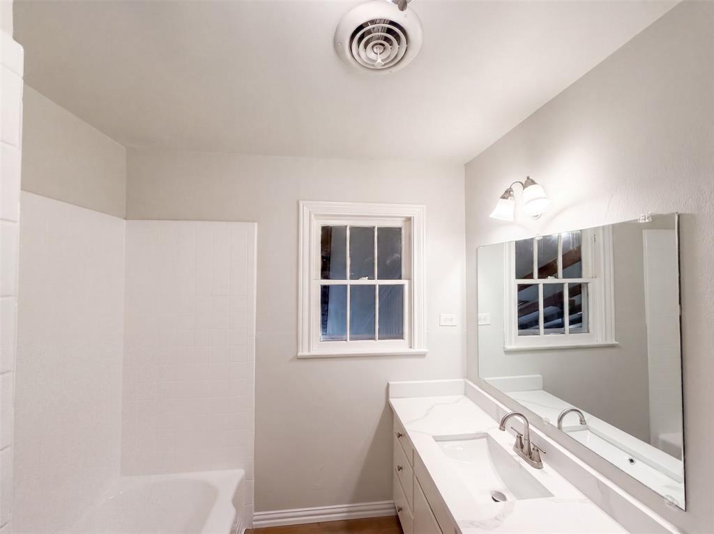 923 S Lindsay Street Property Photo 16