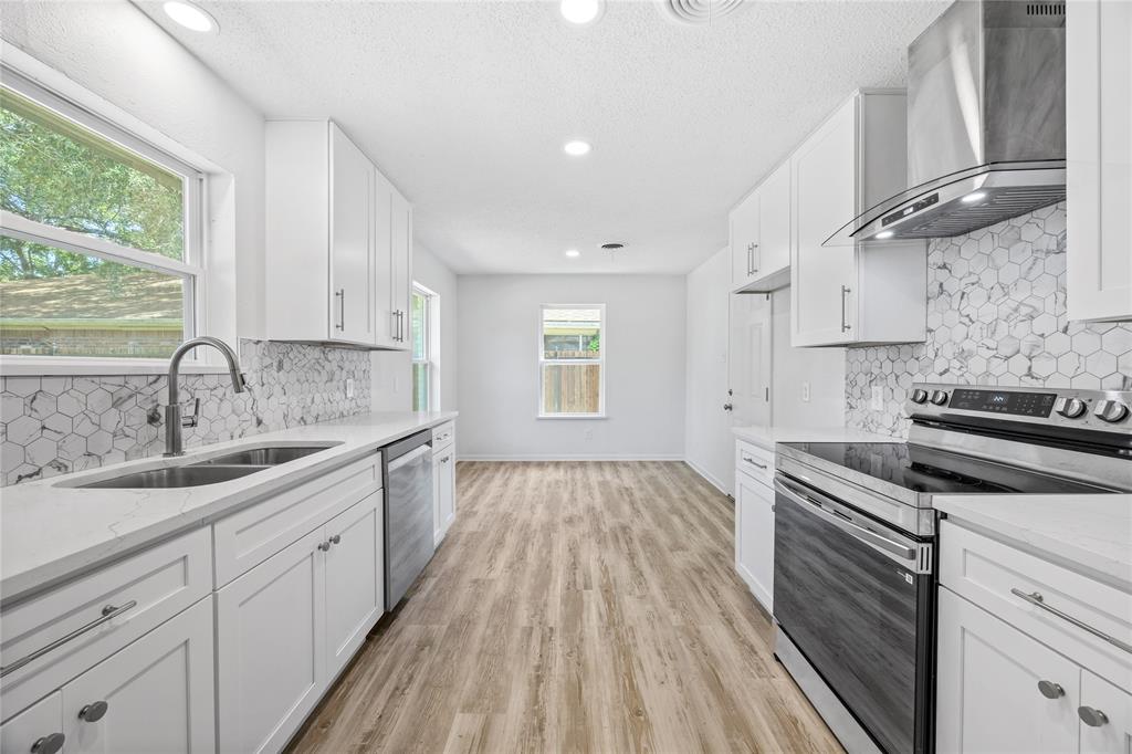 5748 Wimbleton Way Property Photo 12