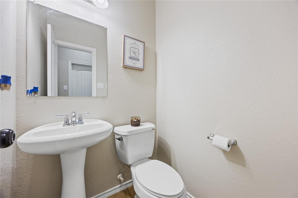 2217 Frosted Willow Lane Property Photo 17