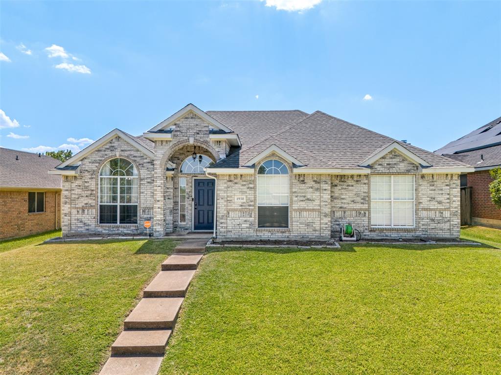 1938 Woodglen Drive Property Photo 1