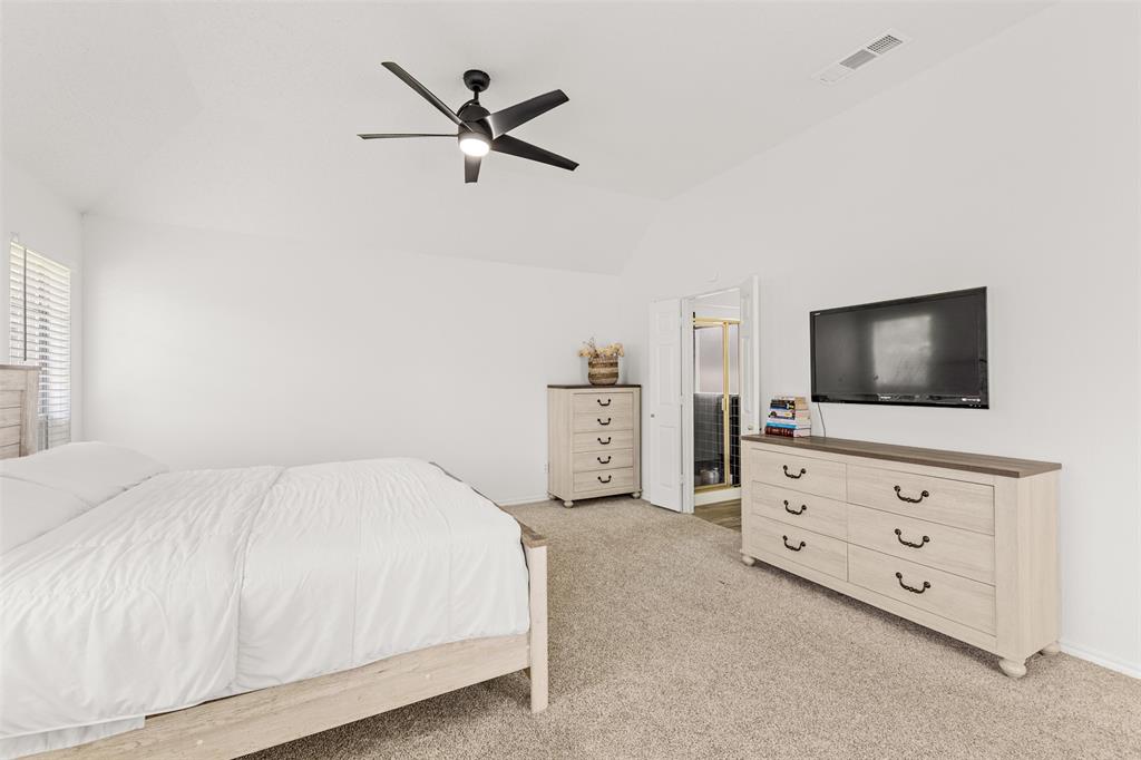 1938 Woodglen Drive Property Photo 15