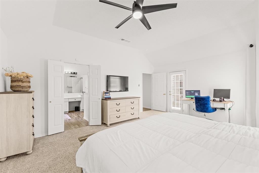 1938 Woodglen Drive Property Photo 16