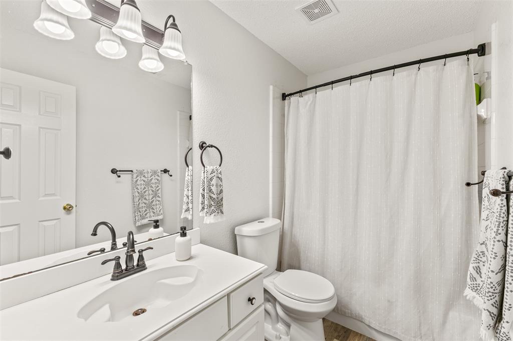 1938 Woodglen Drive Property Photo 23