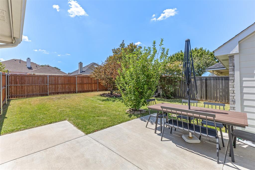 1938 Woodglen Drive Property Photo 32