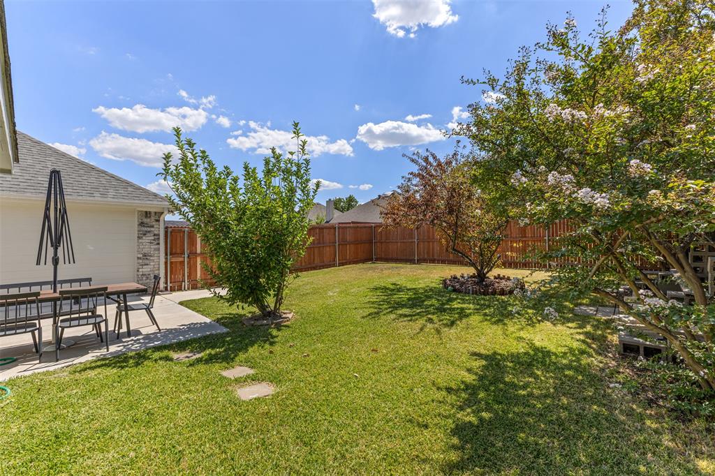 1938 Woodglen Drive Property Photo 34