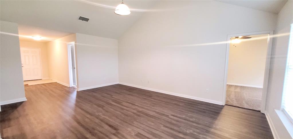 1239 Juniper Property Photo 4