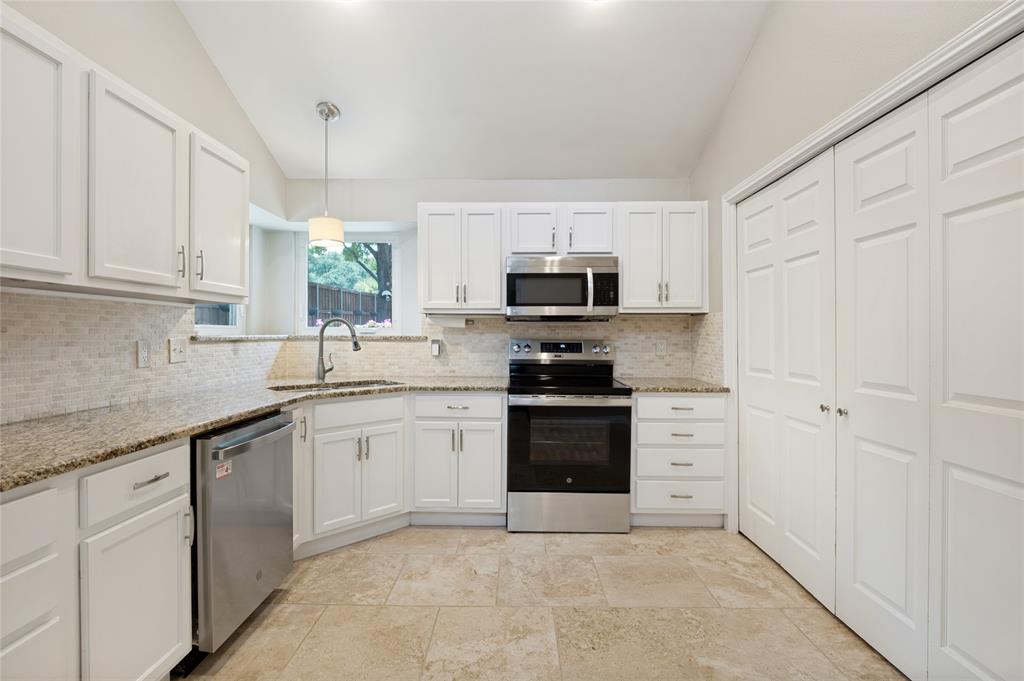 2702 Duval Drive Property Photo 8
