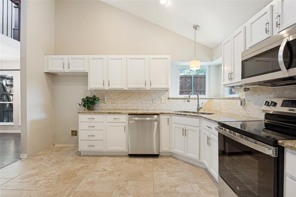 2702 Duval Drive Property Photo 10