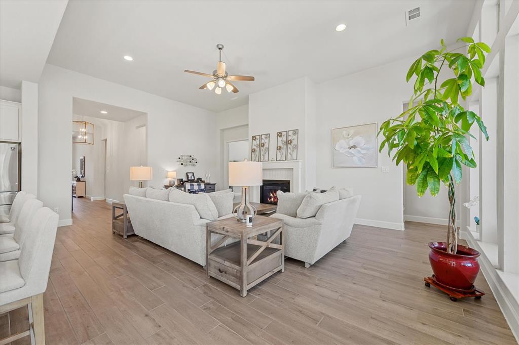 3316 Honey Suckle Lane Property Photo 4