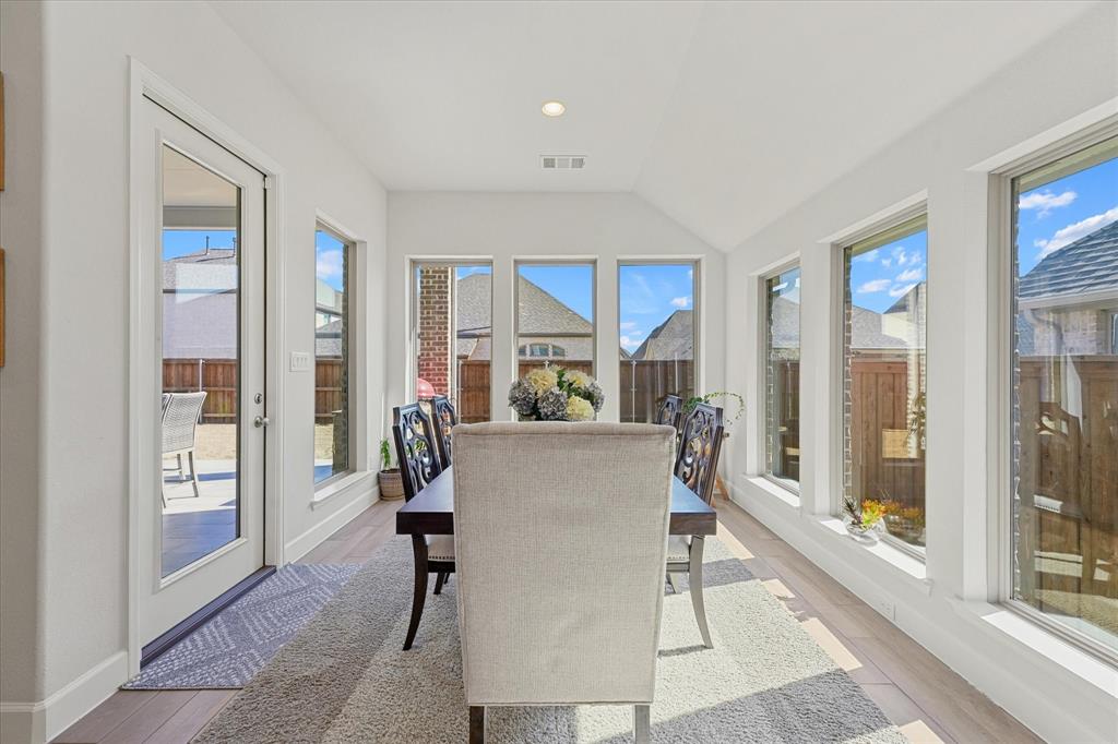 3316 Honey Suckle Lane Property Photo 10