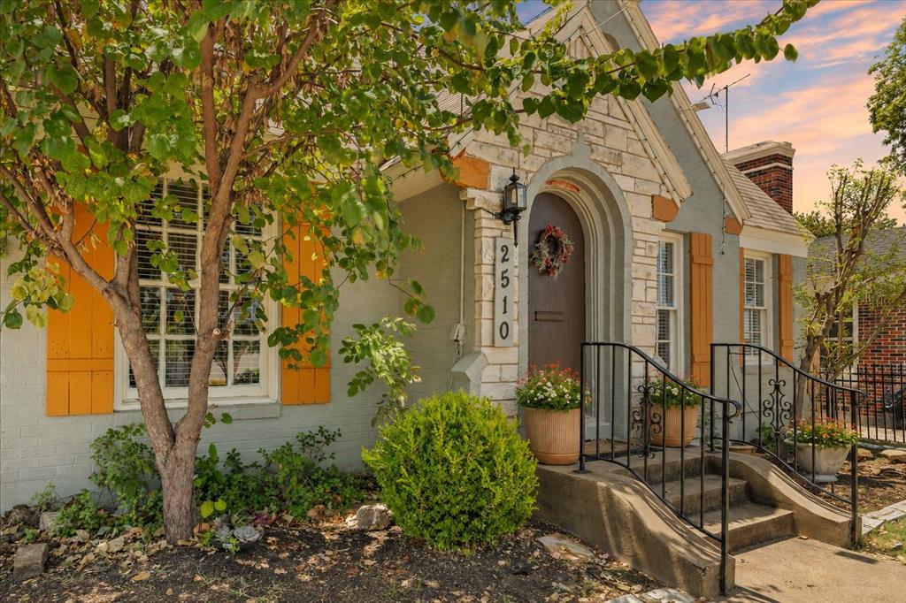2510 W Jefferson Boulevard Property Photo 1