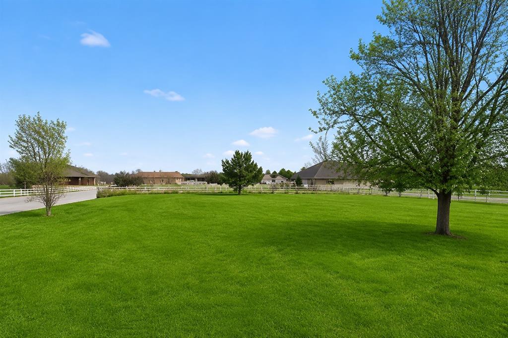 1908 Meadow Springs Drive Property Photo 22