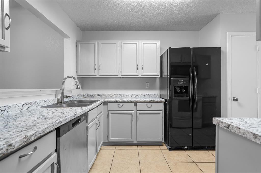 8713 Elbe Trail Property Photo 4