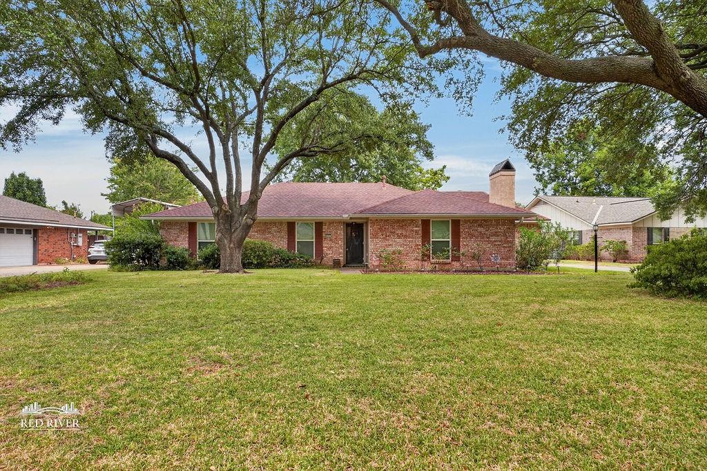 217 Lancashire Drive Property Photo 1