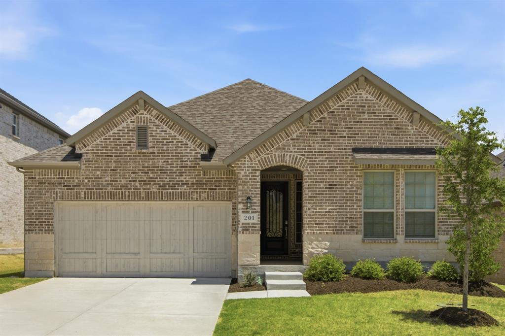 201 Baker Street Property Photo 1