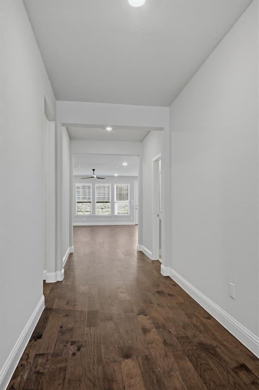 201 Baker Street Property Photo 6
