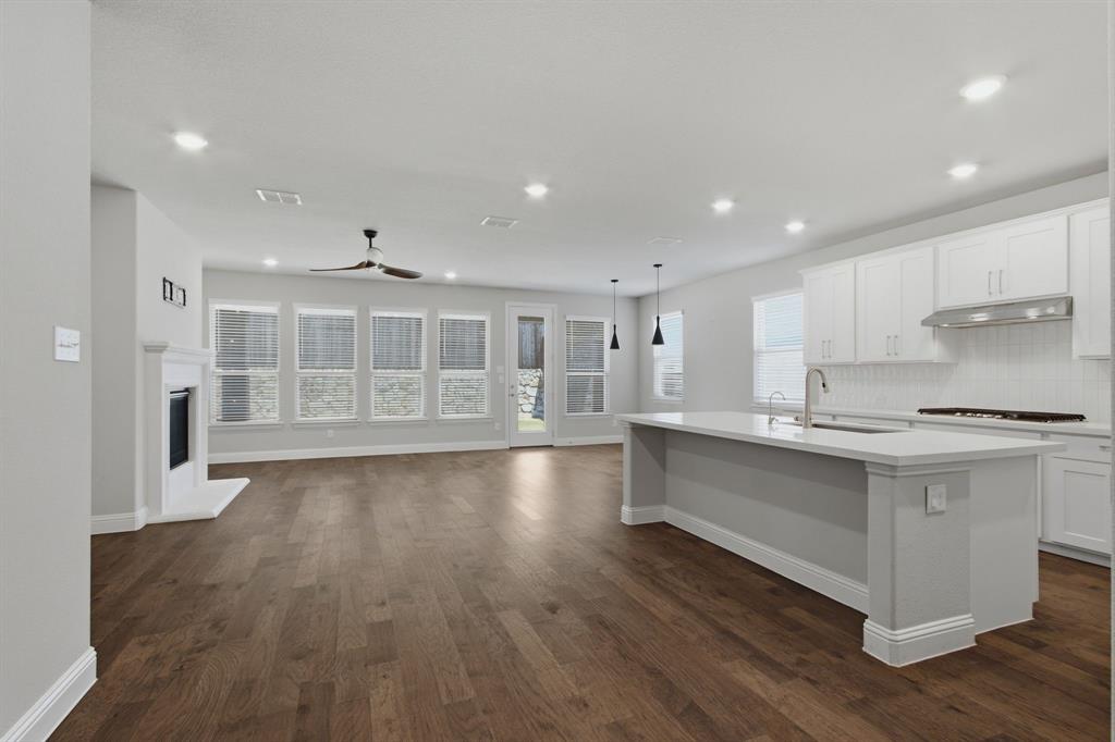 201 Baker Street Property Photo 7