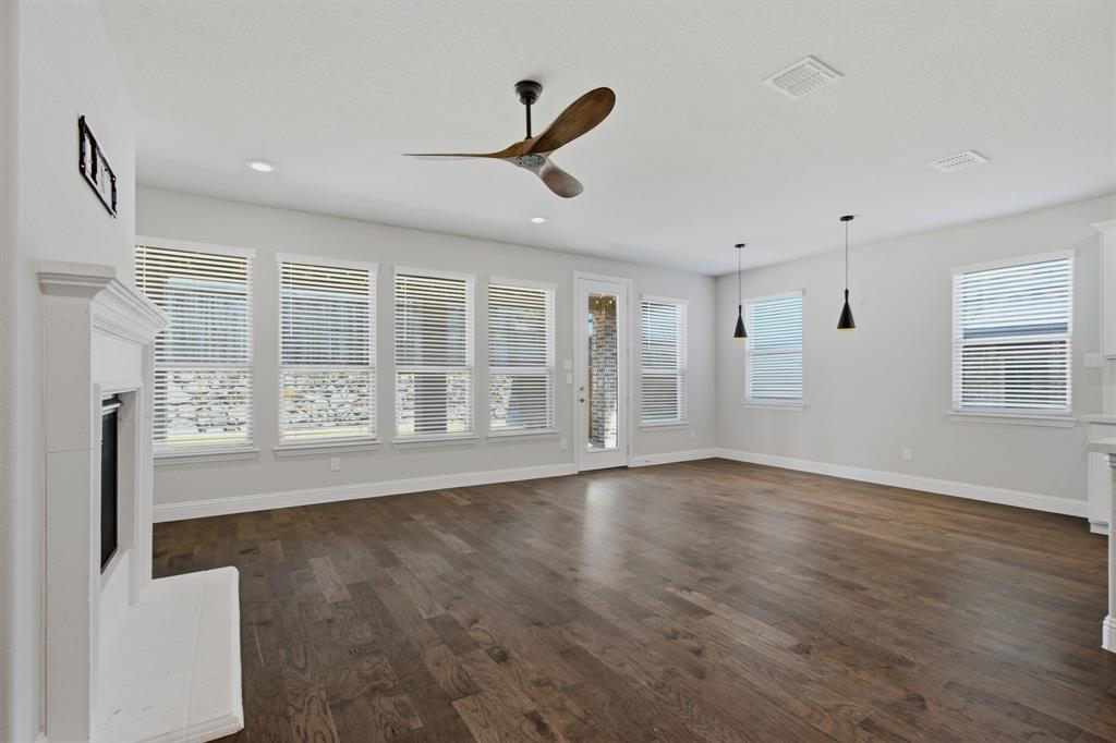 201 Baker Street Property Photo 8