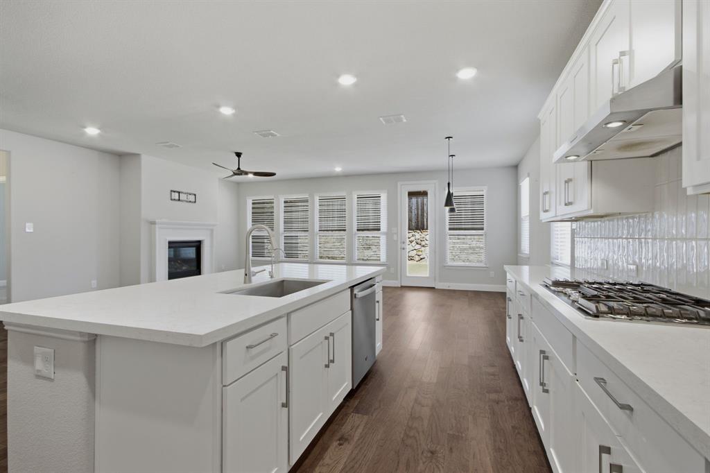 201 Baker Street Property Photo 14