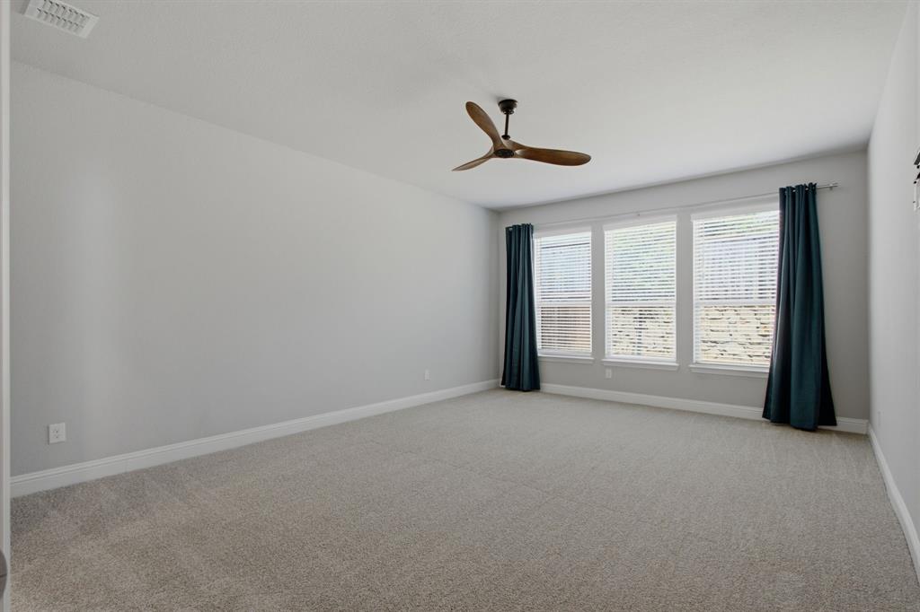 201 Baker Street Property Photo 18