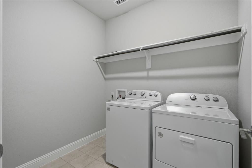 201 Baker Street Property Photo 27