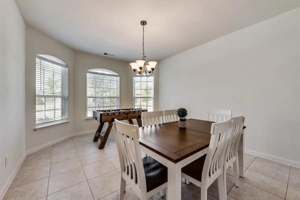 808 Oak Valley Property Photo 3