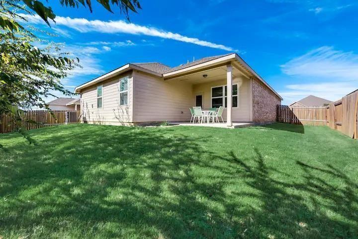808 Oak Valley Property Photo 4