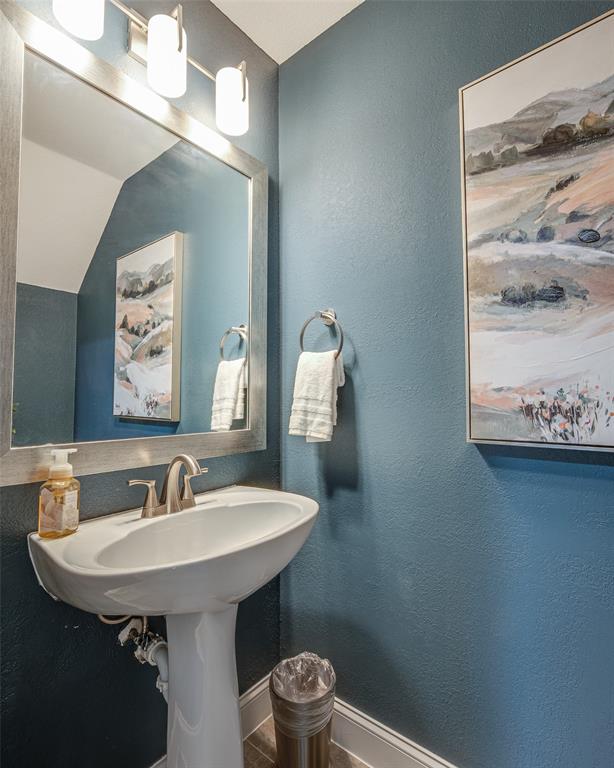 2710 Cobblestone Drive Property Photo 32