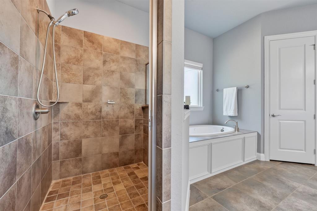 6451 Still Waters Court Property Photo 32