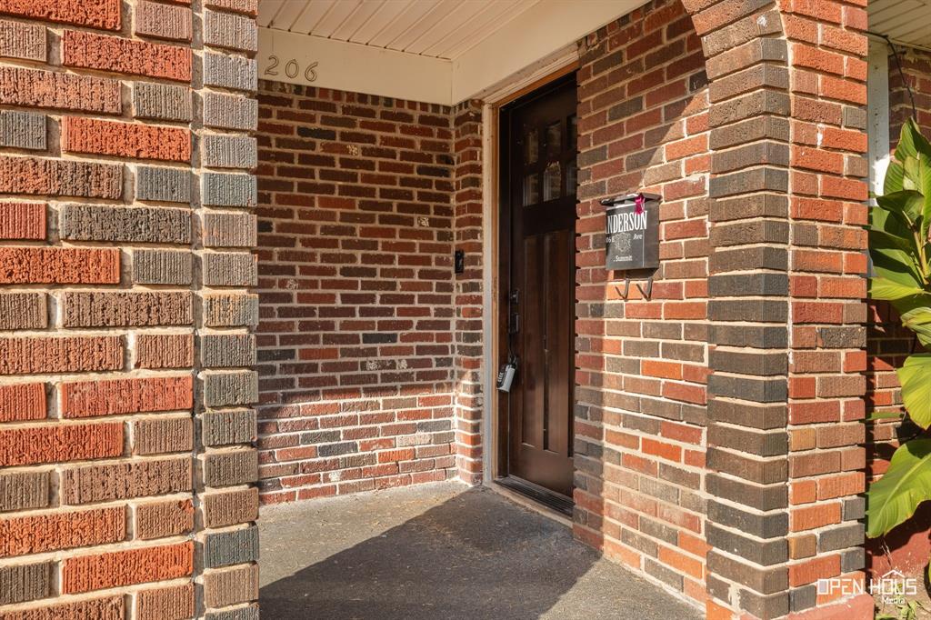 206 E Summit Avenue Property Photo 2