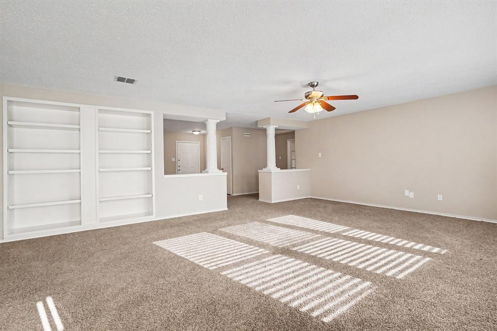 5233 Blue Circle Property Photo 3