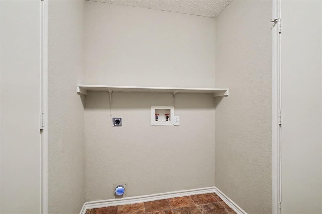 5233 Blue Circle Property Photo 10
