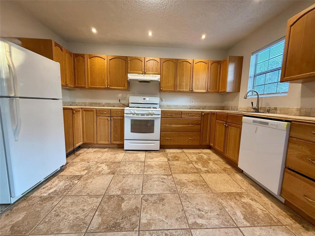 739 W Pine Street Property Photo 6
