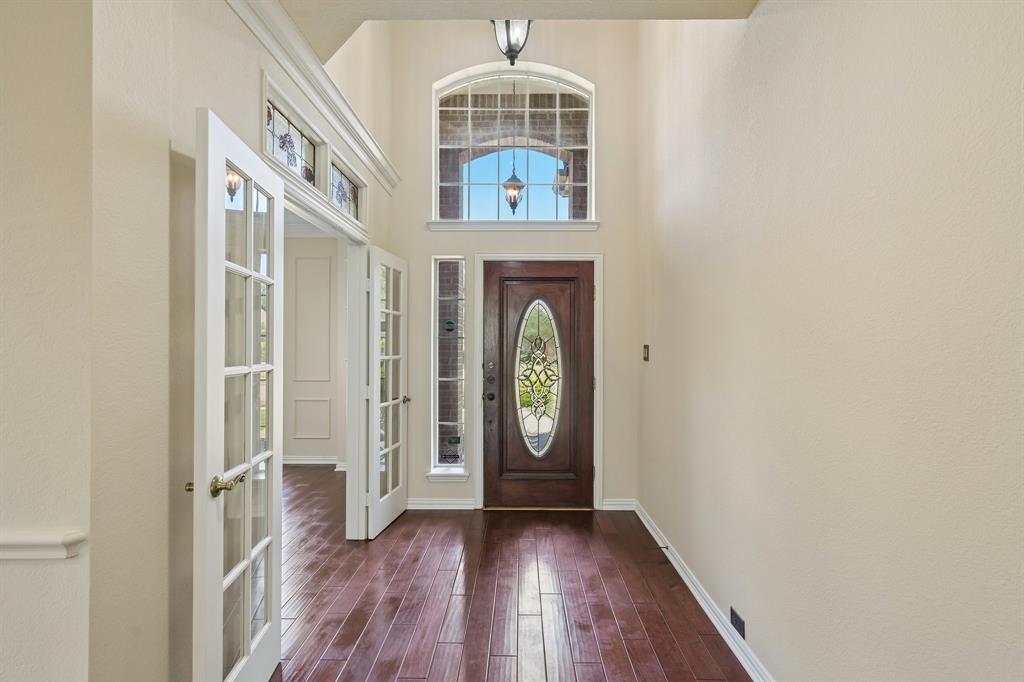 525 Blackfield Drive Property Photo 3