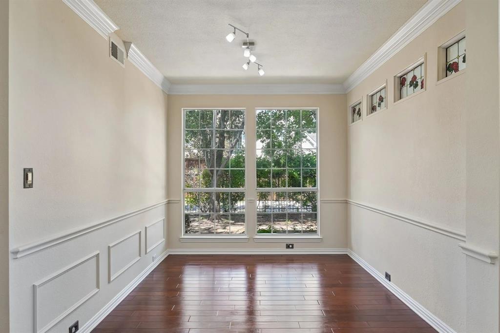 525 Blackfield Drive Property Photo 7