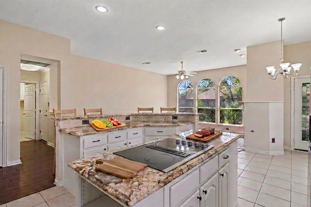 525 Blackfield Drive Property Photo 10