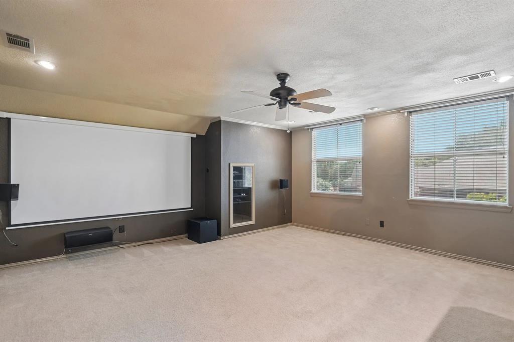 525 Blackfield Drive Property Photo 16