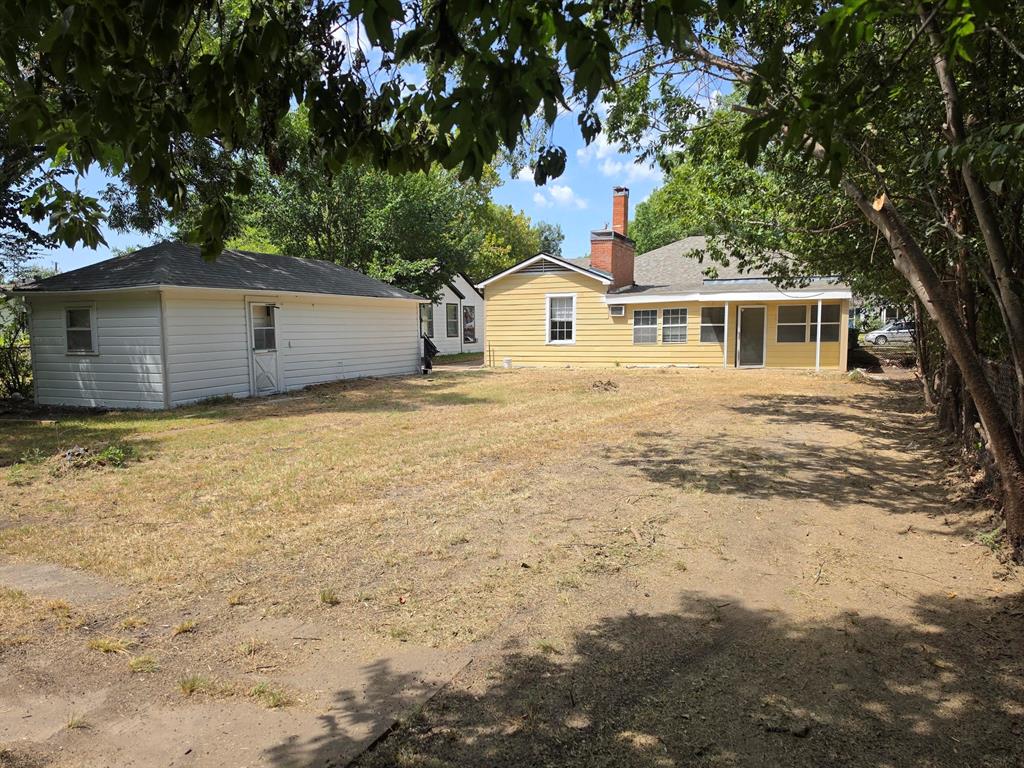 1033 Lockhart Property Photo 13