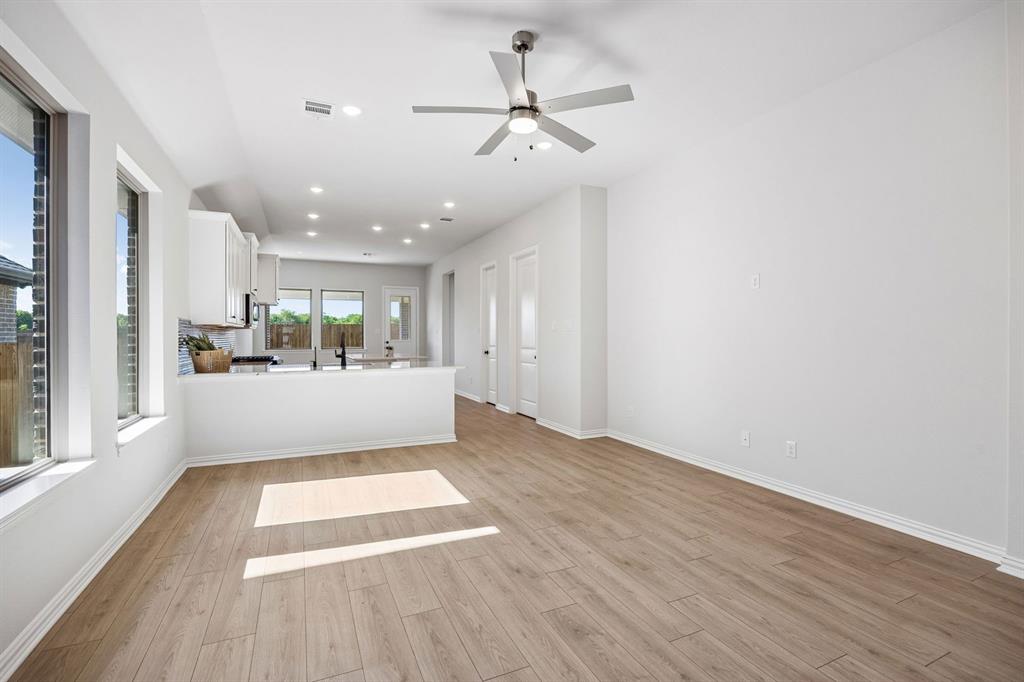 3717 Aqua Lane Property Photo 4