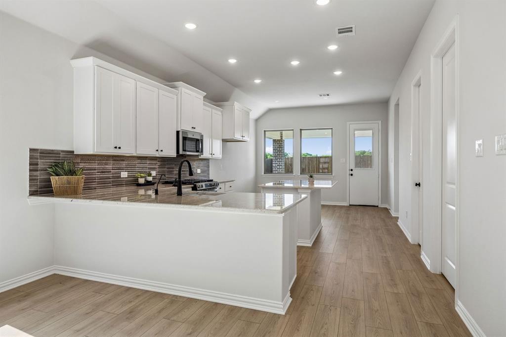 3717 Aqua Lane Property Photo 8