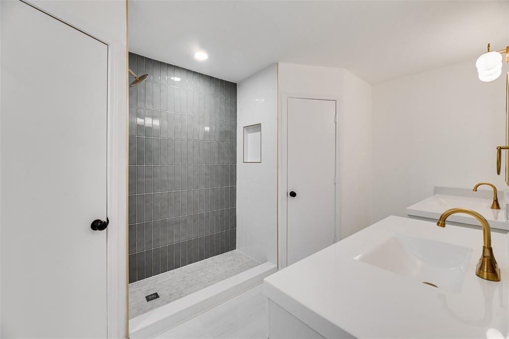 3500 Raynorwood Court Property Photo 25