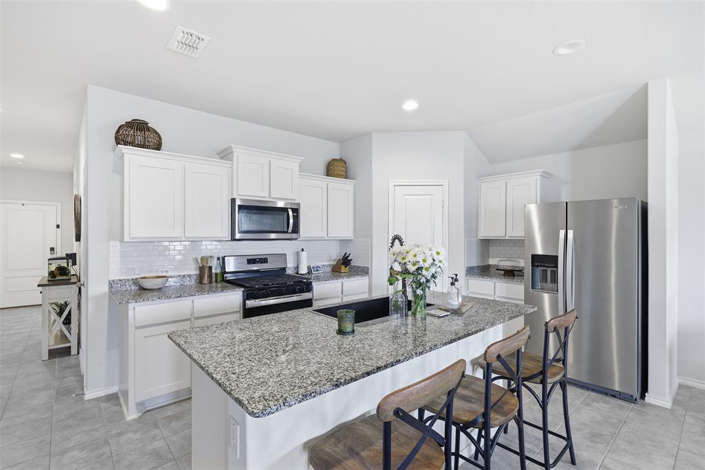 613 Whitecomb Lane Property Photo 4