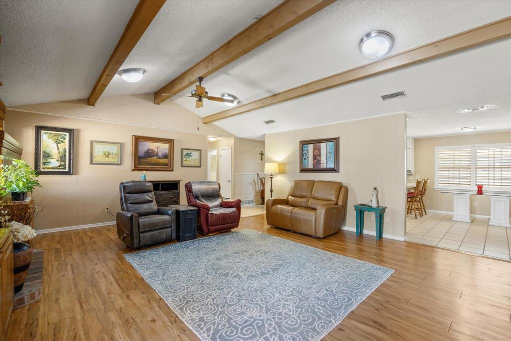 330 Reed Road Property Photo 4