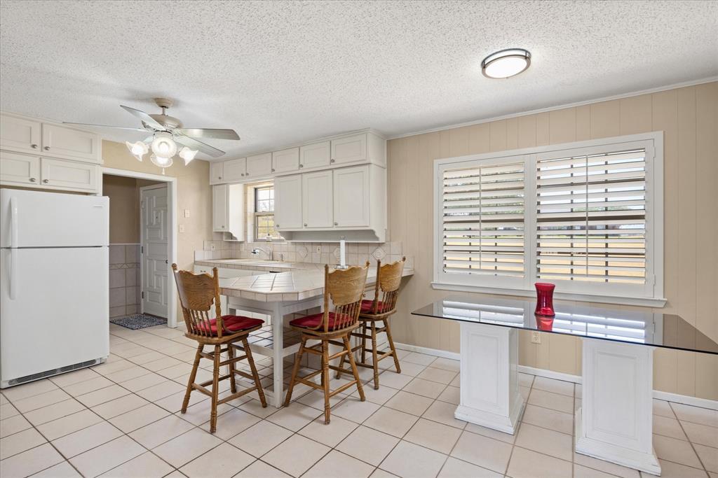 330 Reed Road Property Photo 8