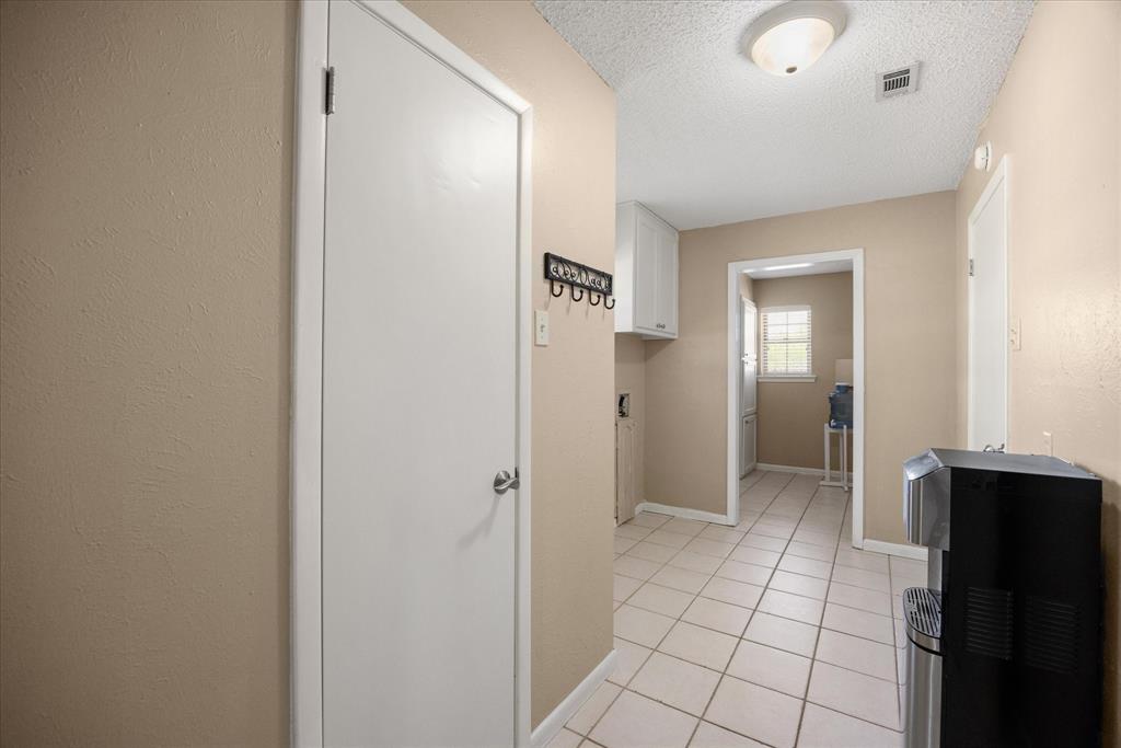 330 Reed Road Property Photo 10